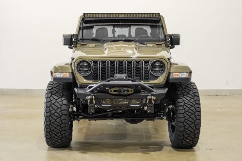 Used 2025 Jeep Gladiator Sport image 4