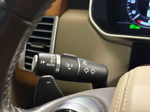 Used 2019 Land Rover Range Rover HSE image 25