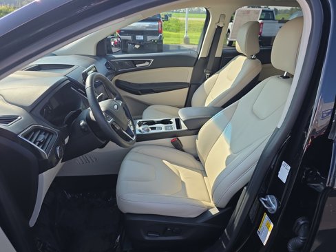 Certified 2022 Ford Edge Titanium image 9