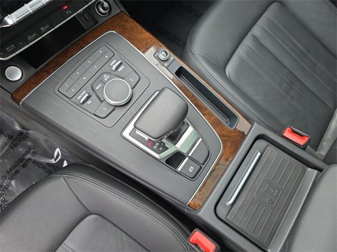 Used 2020 Audi Q5 2.0T Premium w/ Convenience Package image 29