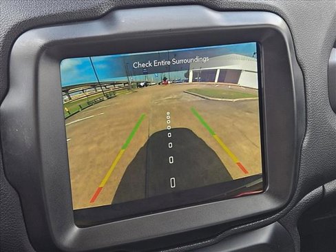 Used 2023 Jeep Renegade Latitude image 13