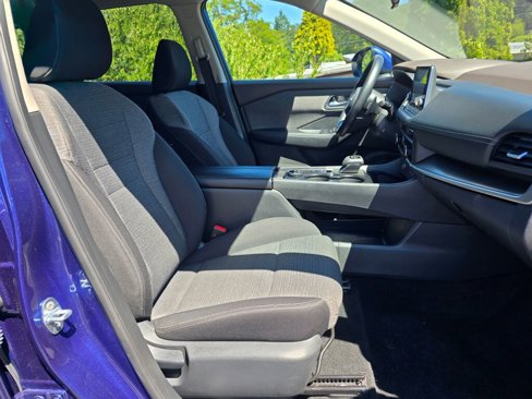 Used 2023 Nissan Rogue SV image 43