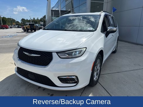 Used 2023 Chrysler Pacifica Limited image 6