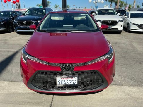 Used 2022 Toyota Corolla LE image 2