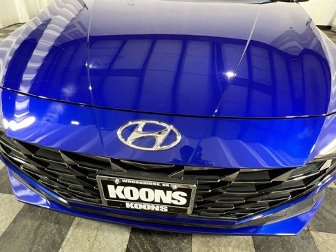 Used 2023 Hyundai Elantra Limited image 12