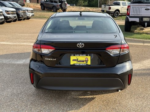 Used 2024 Toyota Corolla LE image 6
