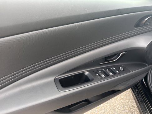 New 2025 Hyundai Elantra Sport image 7