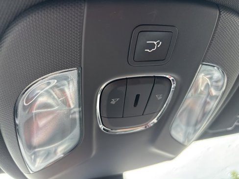 Used 2022 Jeep Compass Altitude w/ Convenience Group image 17