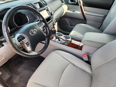Used 2013 Toyota Highlander Limited image 13
