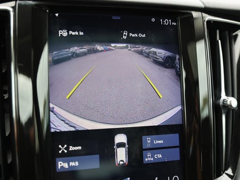 Used 2019 Volvo XC60 T5 Momentum w/ Multimedia Package image 27