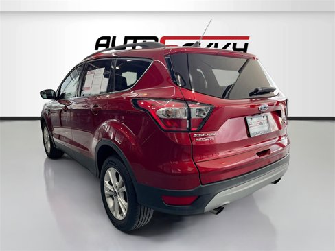 Used 2018 Ford Escape SEL image 5