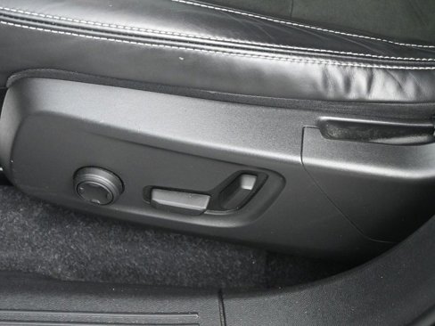 Certified 2022 Volvo XC40 P8 Recharge Ultimate image 12