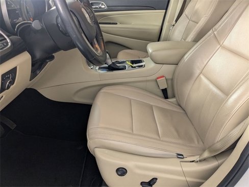 Certified 2021 Jeep Grand Cherokee Laredo image 12