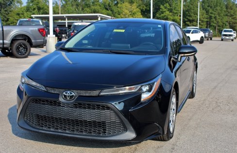 Used 2021 Toyota Corolla LE image 4