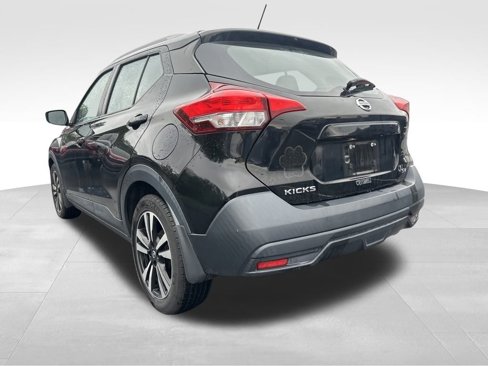 Used 2018 Nissan Kicks SV image 5