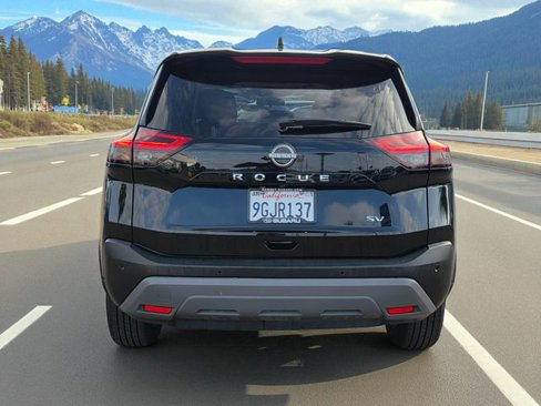 Used 2023 Nissan Rogue SV image 5