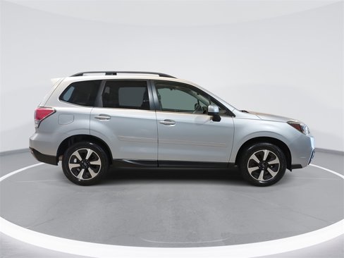 Used 2017 Subaru Forester 2.5i Limited image 4