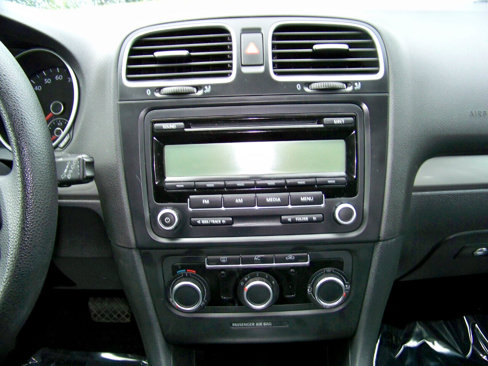 Used 2011 Volkswagen Golf 4-Door image 36