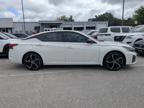 Used 2023 Nissan Altima 2.5 SR w/ SR Premium Package image 2