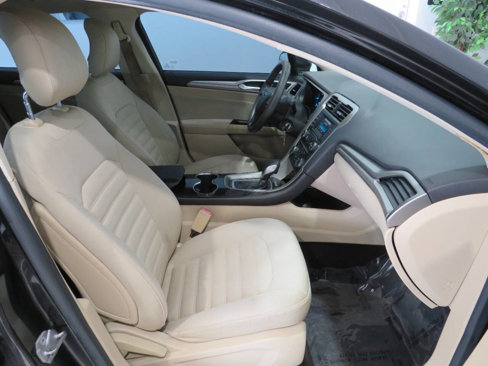 Used 2014 Ford Fusion SE image 10