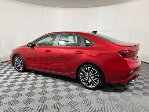 Used 2022 Kia Forte GT image 2