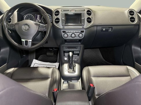 Used 2017 Volkswagen Tiguan S image 18