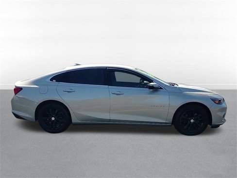 Used 2016 Chevrolet Malibu LT image 4