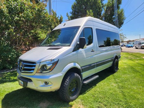 Used 2018 Mercedes-Benz Sprinter 2500 image 1
