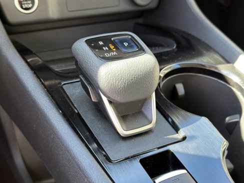 Used 2021 Nissan Rogue SV image 29