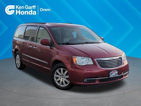 Used 2016 Chrysler Town & Country Touring w/ Driver Convenience Group image 1