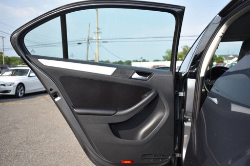 Used 2014 Volkswagen Jetta SE image 32