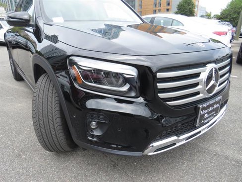 Used 2024 Mercedes-Benz GLB 250 4MATIC image 26
