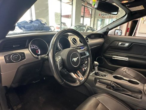 Used 2020 Ford Mustang Premium image 28