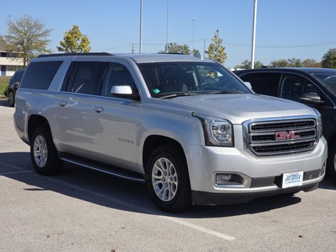 Used 2017 GMC Yukon XL SLT image 2