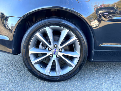 Used 2011 Volvo C70 T5 w/ Convenience Pkg image 44