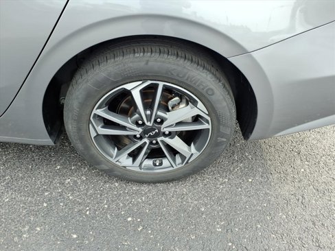 Used 2024 Kia Forte LXS image 7
