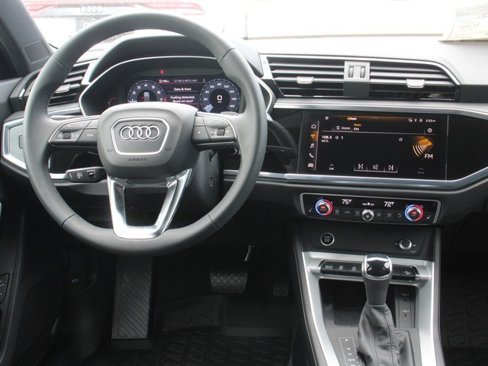 Used 2024 Audi Q3 2.0T Premium image 22
