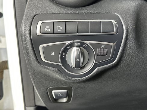 Used 2017 Mercedes-Benz GLC 300 4MATIC image 25