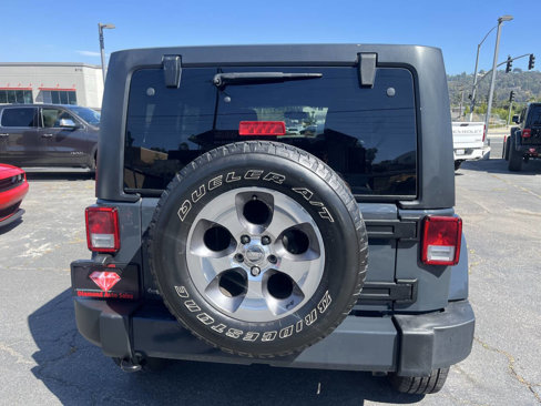 Used 2017 Jeep Wrangler Unlimited Sahara w/ Connectivity Group image 7