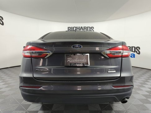 Used 2019 Ford Fusion SEL image 4