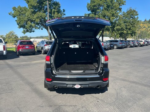 Used 2017 Jeep Grand Cherokee Limited w/ Trailer Tow Group IV image 11