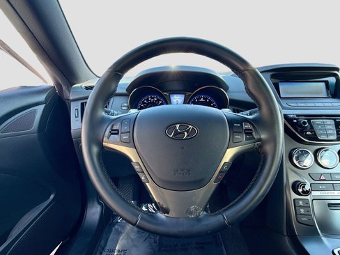 Used 2015 Hyundai Genesis 3.8 image 11