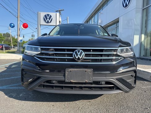 Used 2022 Volkswagen Tiguan SE image 2