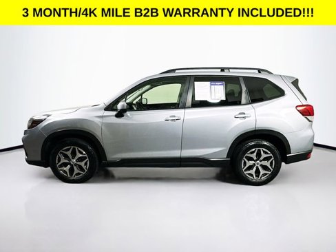 Used 2019 Subaru Forester Premium w/ All-Weather Package image 4