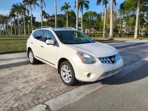 Used 2013 Nissan Rogue SL image 1