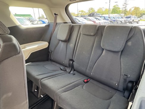 Used 2022 Kia Carnival LX image 28