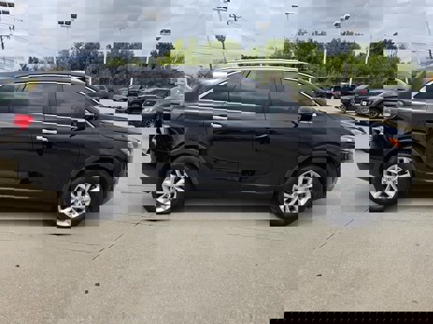 Used 2018 Kia Sorento LX image 2