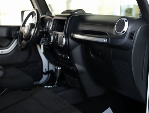 Used 2012 Jeep Wrangler Sahara w/ Dual Top Group image 23