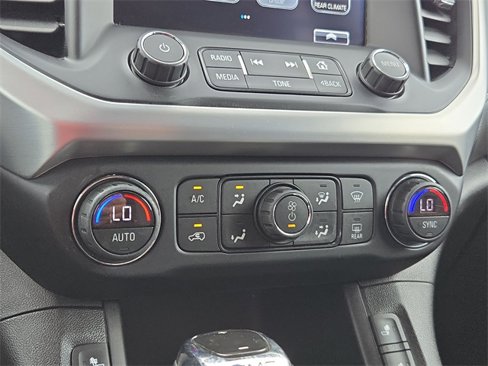 Used 2018 GMC Acadia SLT image 18