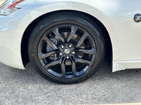 Used 2015 Nissan 370Z Touring image 10